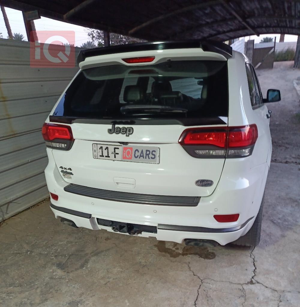 جیپ گراند شیرۆکی